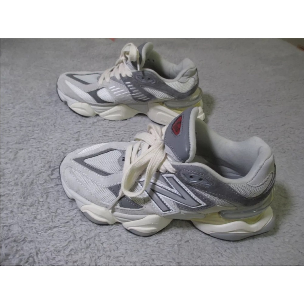 New Balance 9060 Shoes Womens Size 8 D Gray